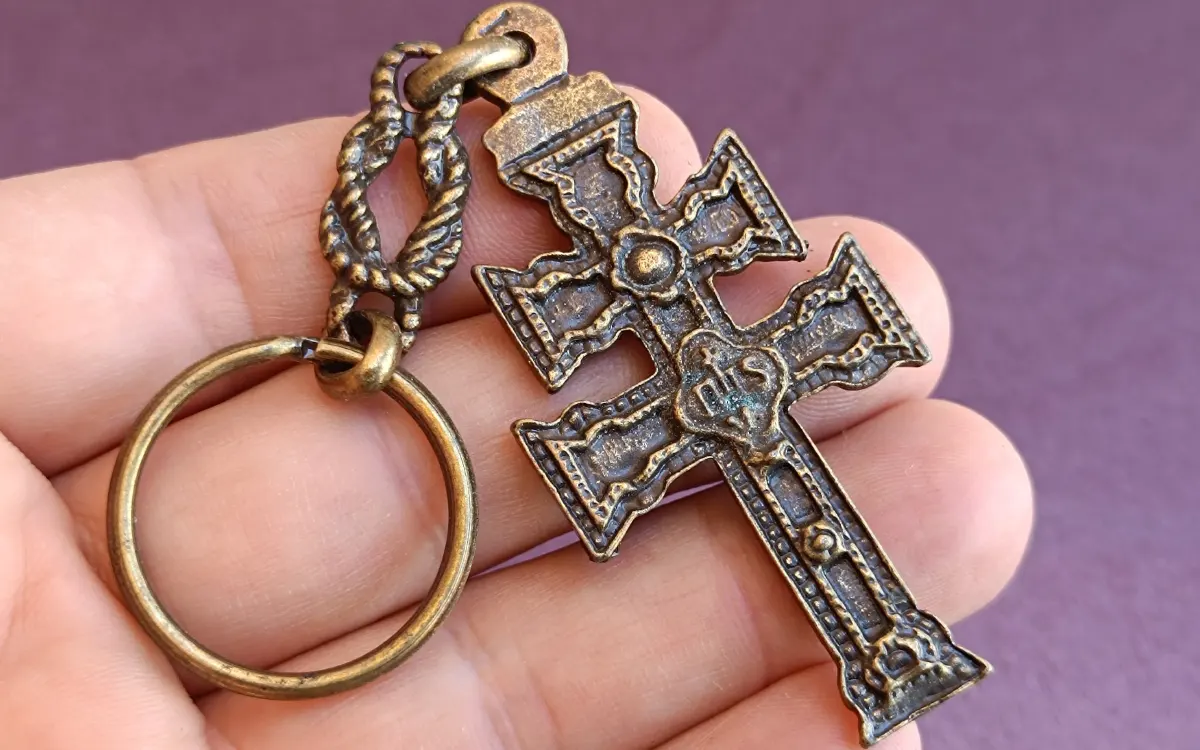 Ritual con Cruz de Caravaca